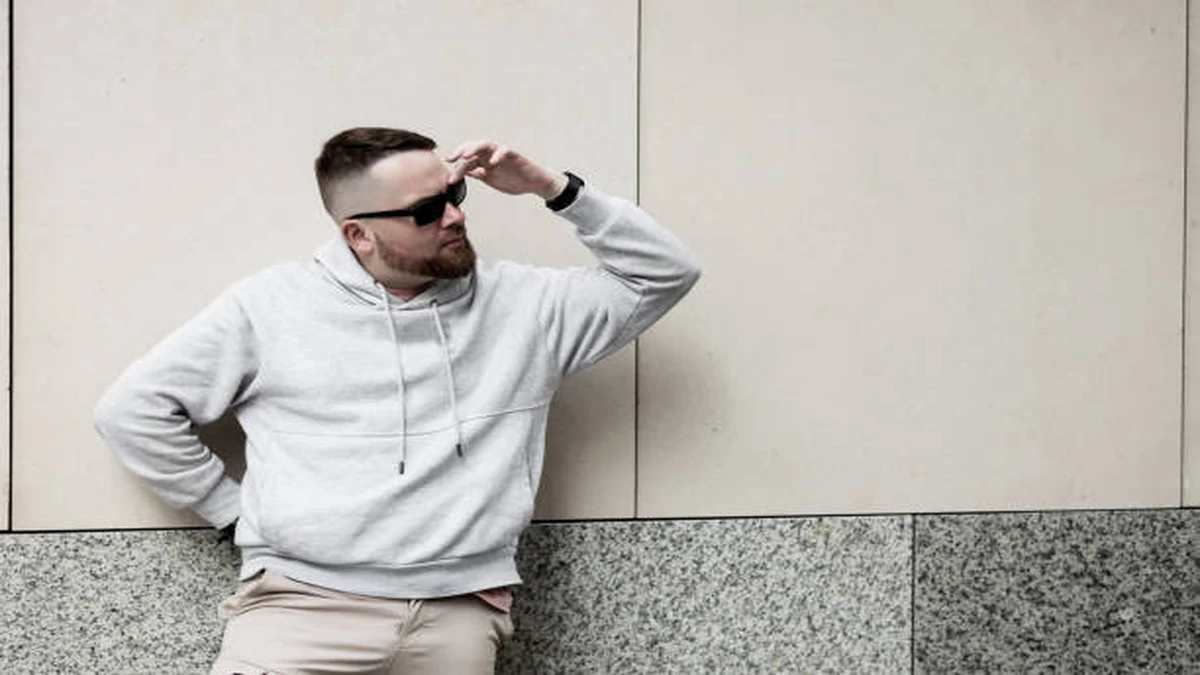 Hoodie Outfit Ideas for Men