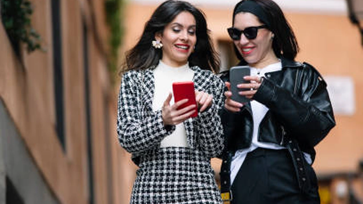 Monochrome Streetwear Outfits: The Complete Styling Guide