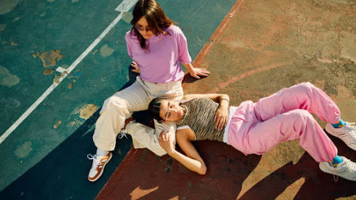 Streetwear vs High Fashion: What Sets Them Apart